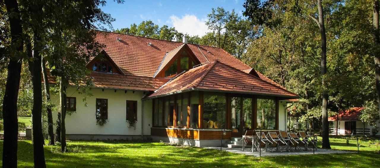 Hodoseri Vadaszhaz Bakonyszentlaszlo Exterior photo